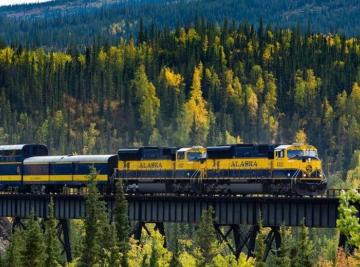Treno che attraversa l'Alaska