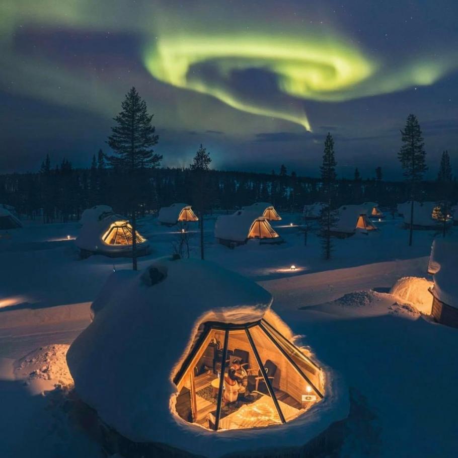 Finlandia - Romantic Aurora Escape